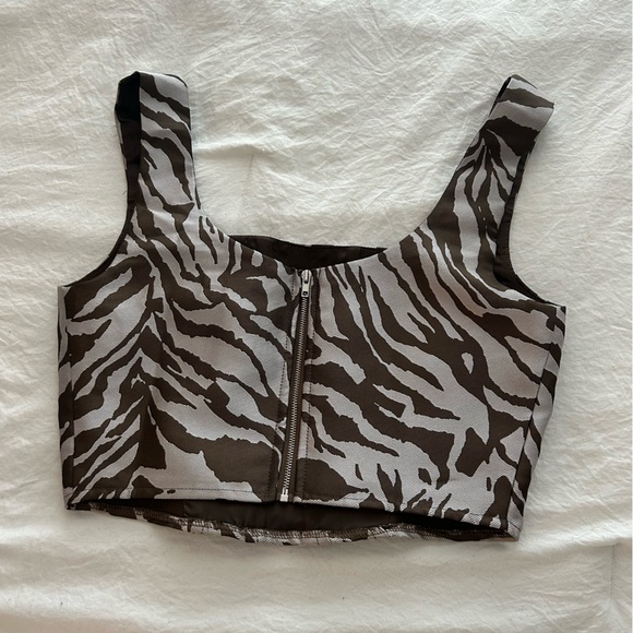 Forever 21 Zebra Printed Crop Top - Picture 2 of 2